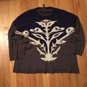 Cute Graphic Sweater!